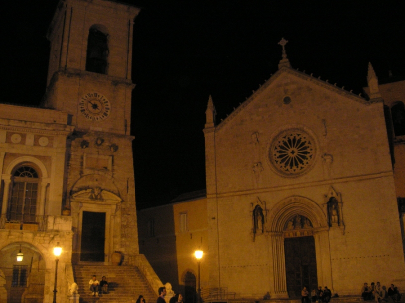 Norcia, Umbria, servizio, lampadario, Ristorazione, Affitti stagionali, Accessorio per la casa, cavatappi, matrimonio, Piana di Santa Scolastica